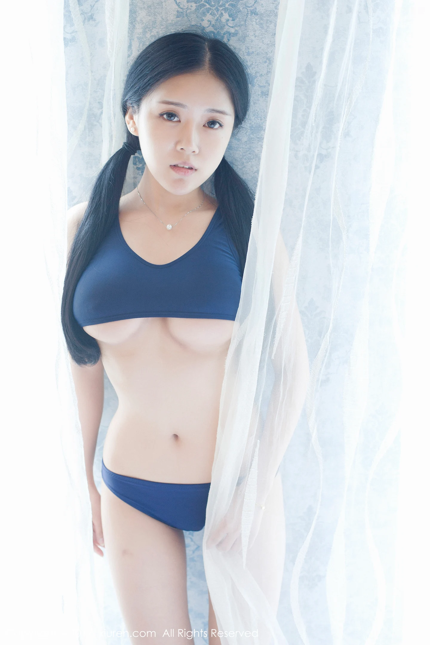 图片[4]-[XiuRen秀人网]VOL.841 巨乳嫩模红气球分体死库水加黑色蕾丝内衣爆乳诱惑写真49P-秀人网官方网站